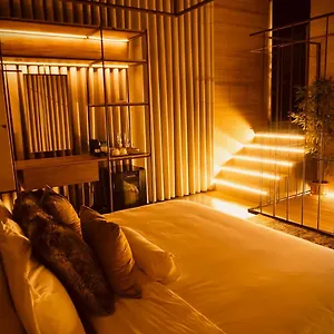 Hotel Hush Hush ****